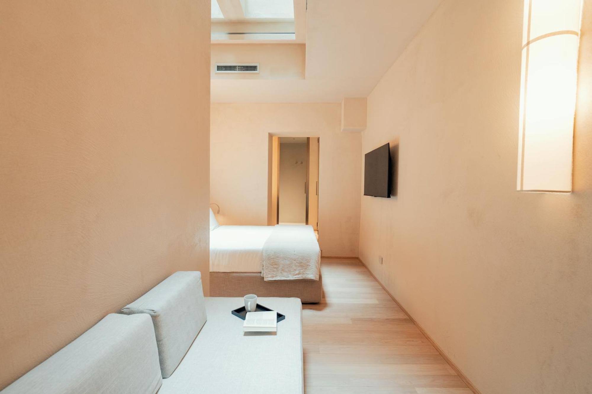 Hotel Velvet Grey Boutique